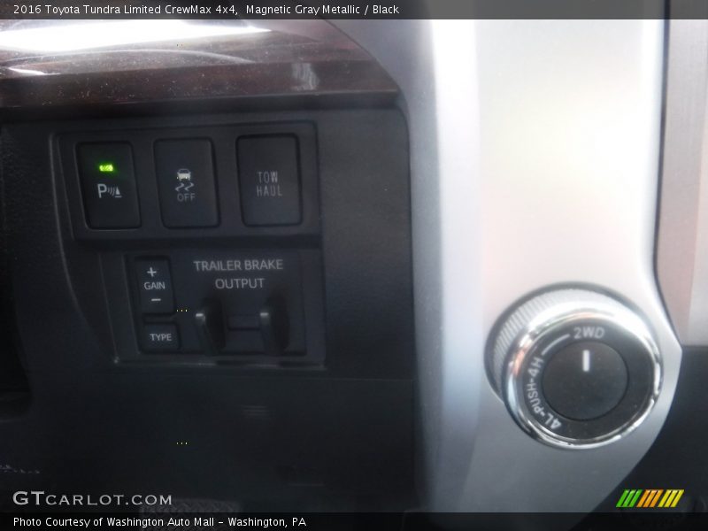 Magnetic Gray Metallic / Black 2016 Toyota Tundra Limited CrewMax 4x4