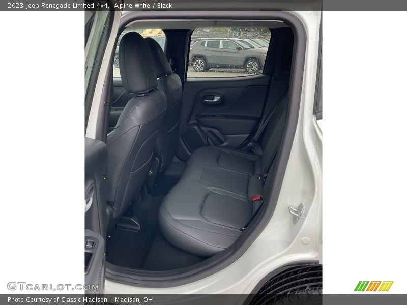 Alpine White / Black 2023 Jeep Renegade Limited 4x4