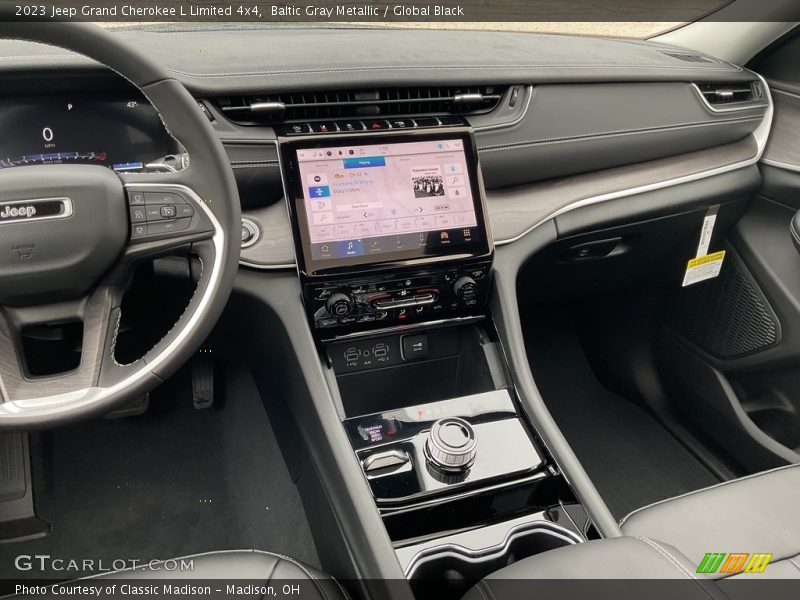 Controls of 2023 Grand Cherokee L Limited 4x4