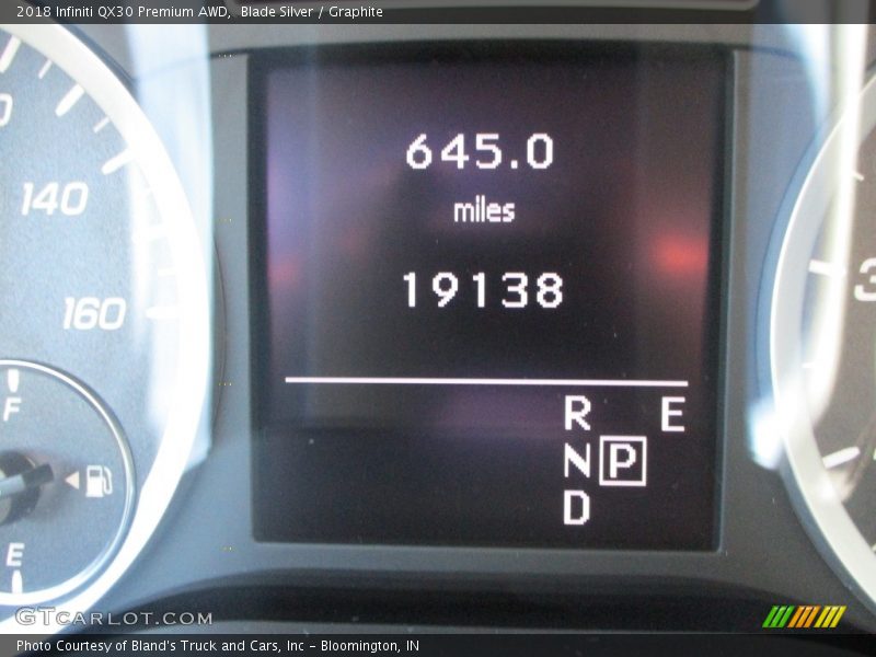 Blade Silver / Graphite 2018 Infiniti QX30 Premium AWD