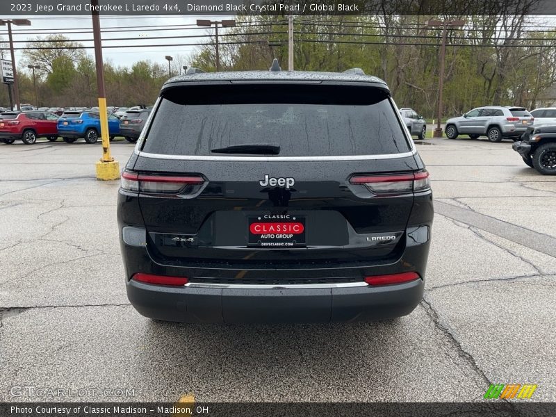 Diamond Black Crystal Pearl / Global Black 2023 Jeep Grand Cherokee L Laredo 4x4