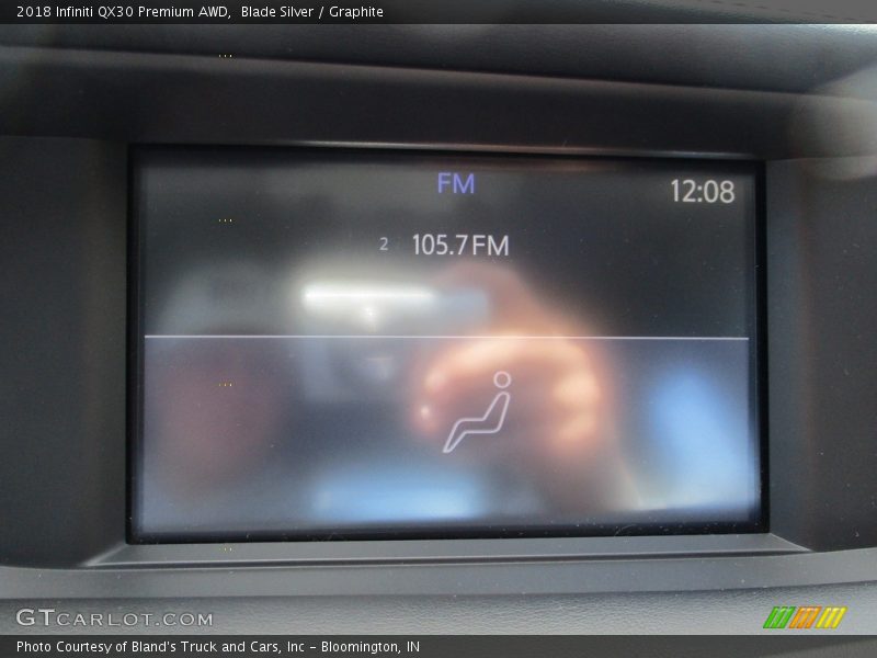 Blade Silver / Graphite 2018 Infiniti QX30 Premium AWD