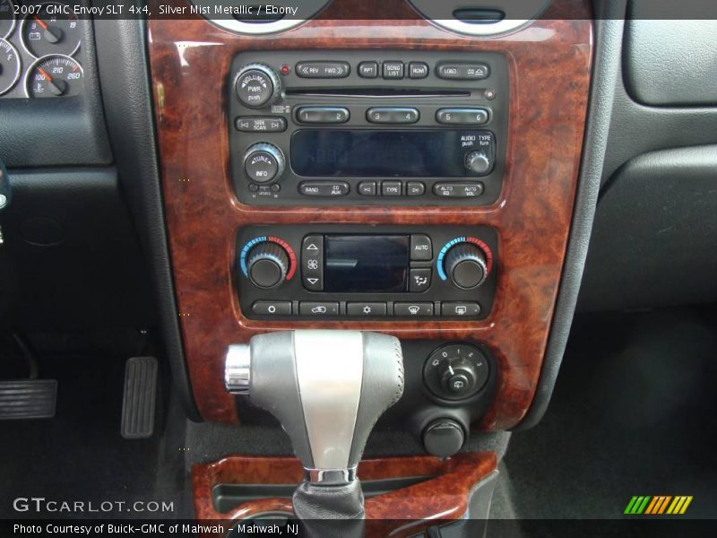 Silver Mist Metallic / Ebony 2007 GMC Envoy SLT 4x4