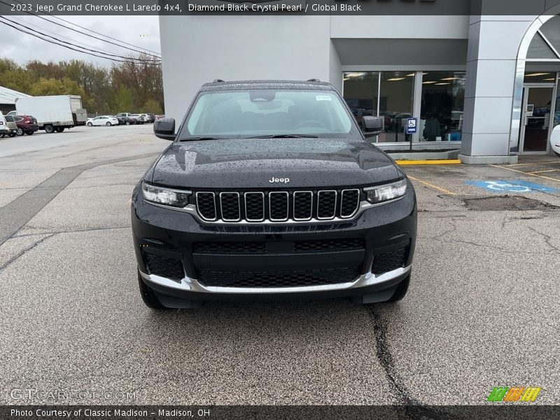 Diamond Black Crystal Pearl / Global Black 2023 Jeep Grand Cherokee L Laredo 4x4
