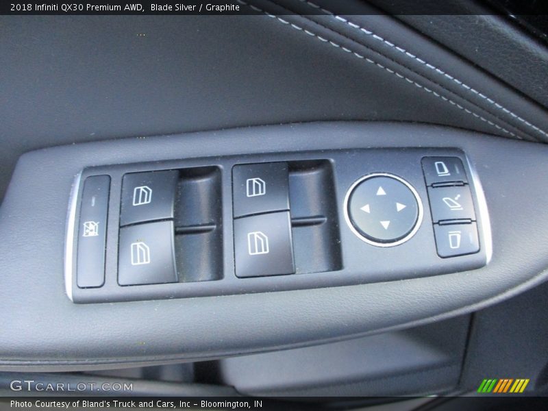 Door Panel of 2018 QX30 Premium AWD