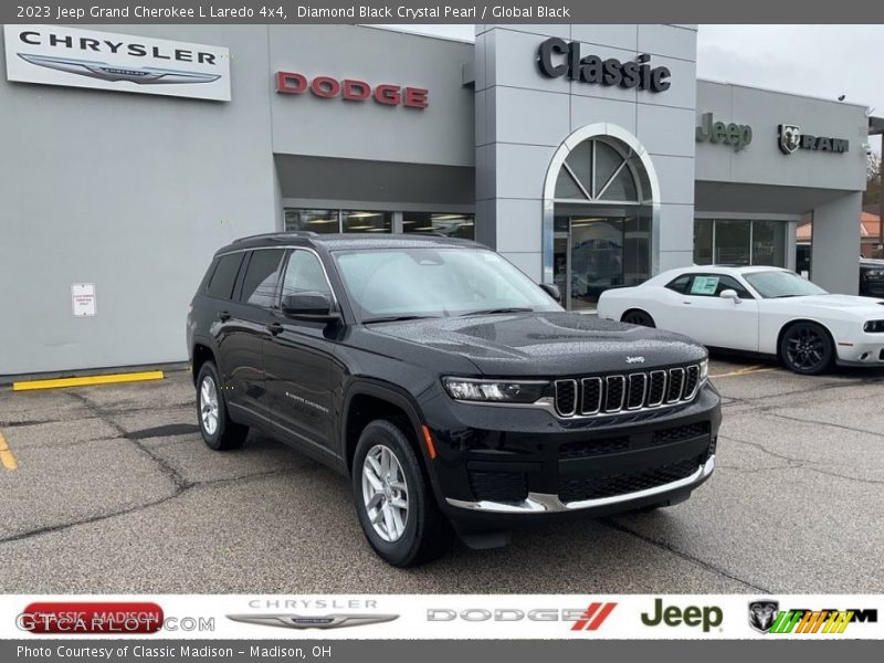 Diamond Black Crystal Pearl / Global Black 2023 Jeep Grand Cherokee L Laredo 4x4