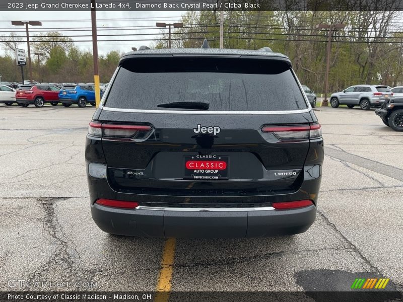 Diamond Black Crystal Pearl / Global Black 2023 Jeep Grand Cherokee L Laredo 4x4