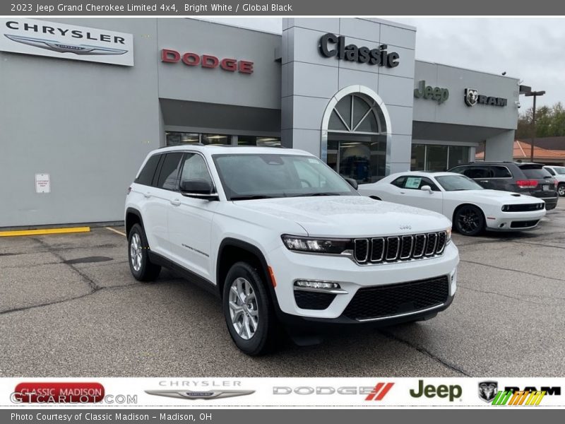 Bright White / Global Black 2023 Jeep Grand Cherokee Limited 4x4