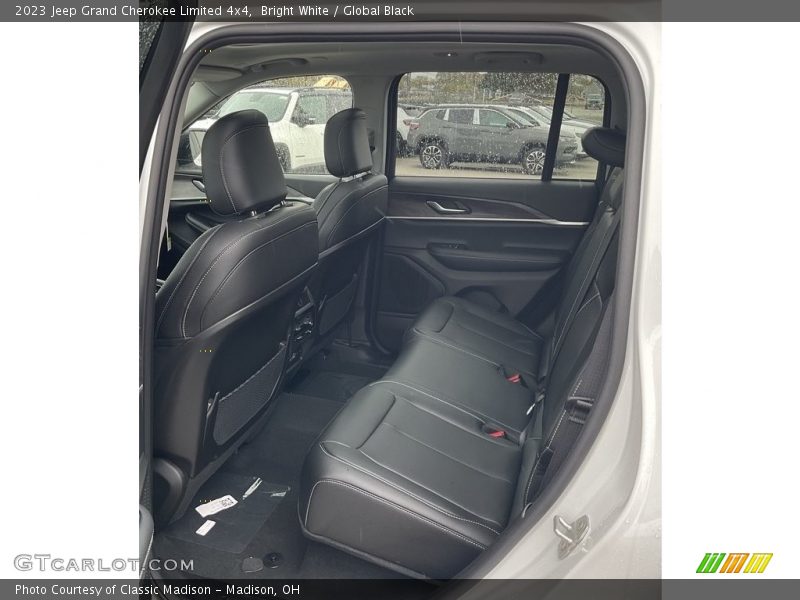 Bright White / Global Black 2023 Jeep Grand Cherokee Limited 4x4
