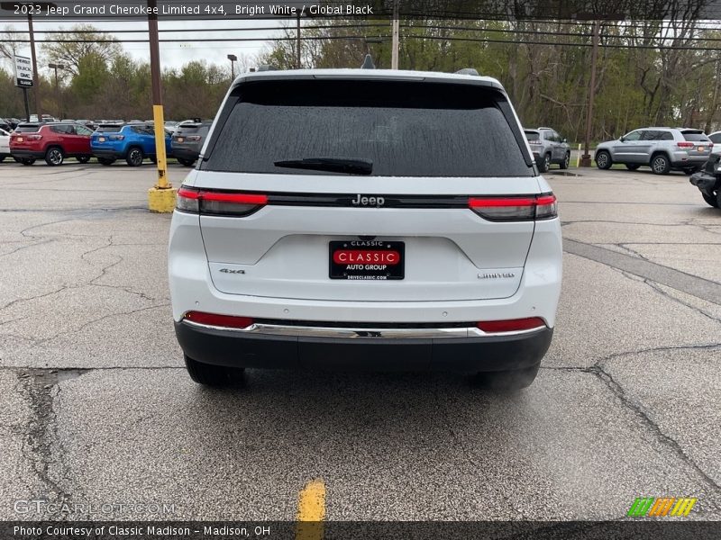 Bright White / Global Black 2023 Jeep Grand Cherokee Limited 4x4