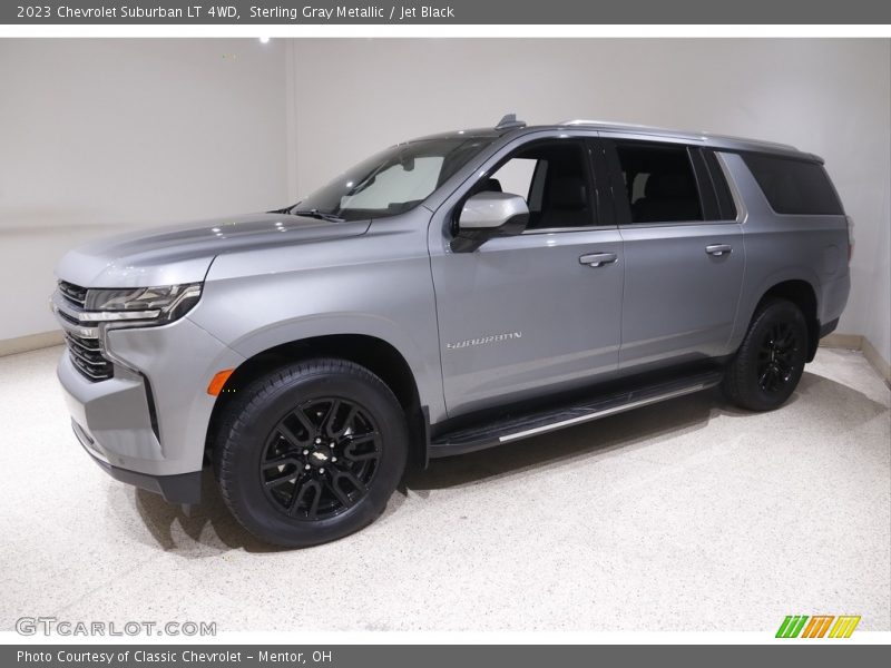 Front 3/4 View of 2023 Suburban LT 4WD