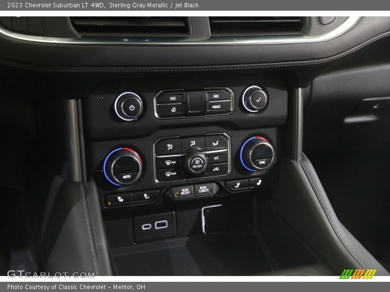 Sterling Gray Metallic / Jet Black 2023 Chevrolet Suburban LT 4WD