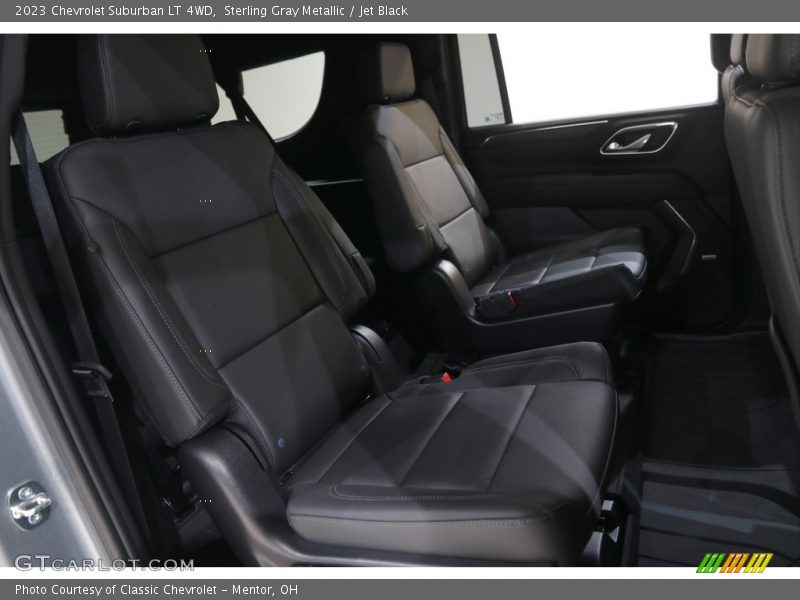 Sterling Gray Metallic / Jet Black 2023 Chevrolet Suburban LT 4WD