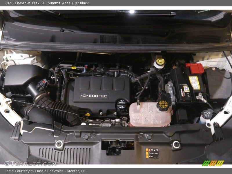 Summit White / Jet Black 2020 Chevrolet Trax LT