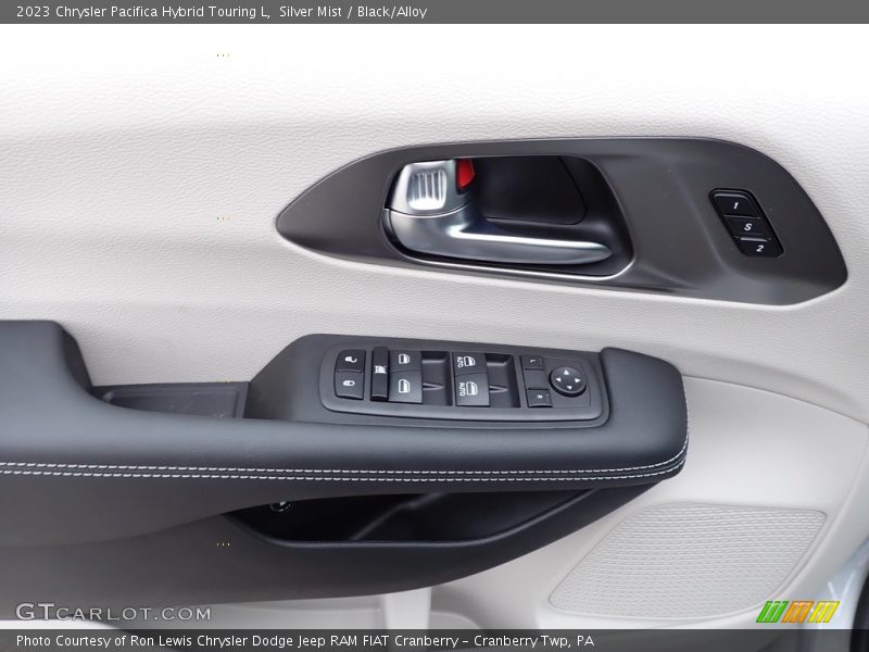 Door Panel of 2023 Pacifica Hybrid Touring L