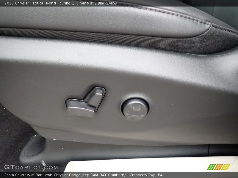 Silver Mist / Black/Alloy 2023 Chrysler Pacifica Hybrid Touring L