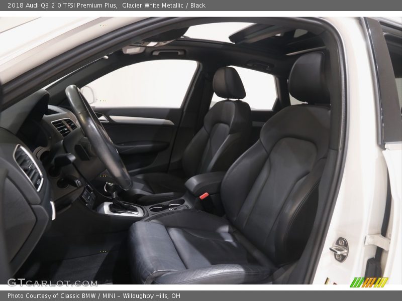 Glacier White Metallic / Black 2018 Audi Q3 2.0 TFSI Premium Plus