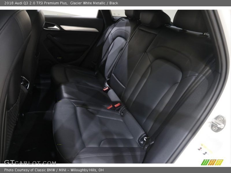 Glacier White Metallic / Black 2018 Audi Q3 2.0 TFSI Premium Plus