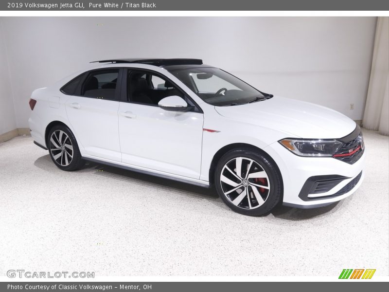 Pure White / Titan Black 2019 Volkswagen Jetta GLI