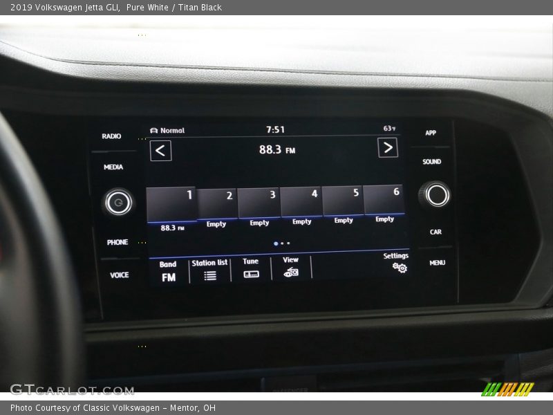 Pure White / Titan Black 2019 Volkswagen Jetta GLI