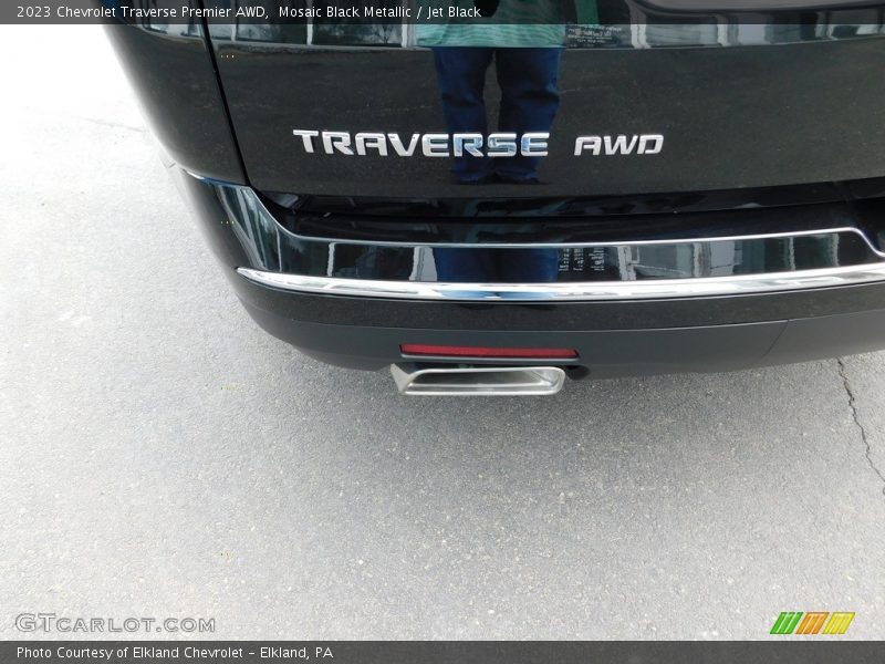 Mosaic Black Metallic / Jet Black 2023 Chevrolet Traverse Premier AWD