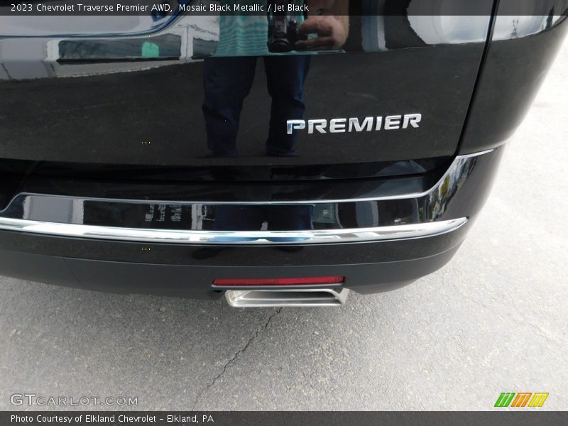 Mosaic Black Metallic / Jet Black 2023 Chevrolet Traverse Premier AWD