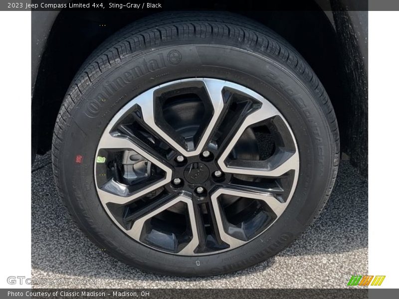 Sting-Gray / Black 2023 Jeep Compass Limited 4x4