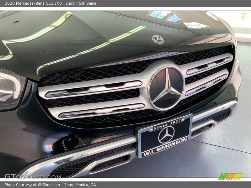 Black / Silk Beige 2020 Mercedes-Benz GLC 300