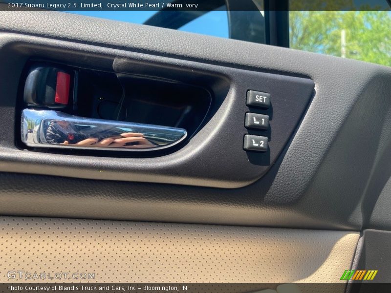 Crystal White Pearl / Warm Ivory 2017 Subaru Legacy 2.5i Limited