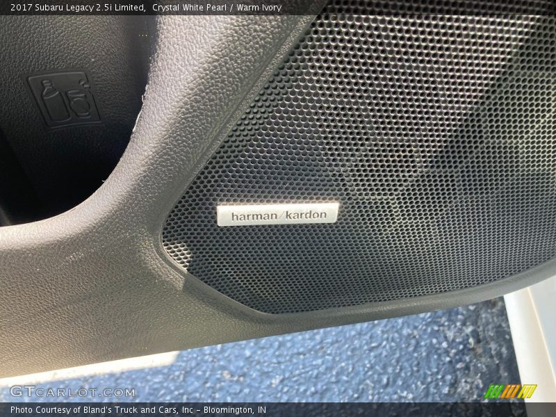 Crystal White Pearl / Warm Ivory 2017 Subaru Legacy 2.5i Limited