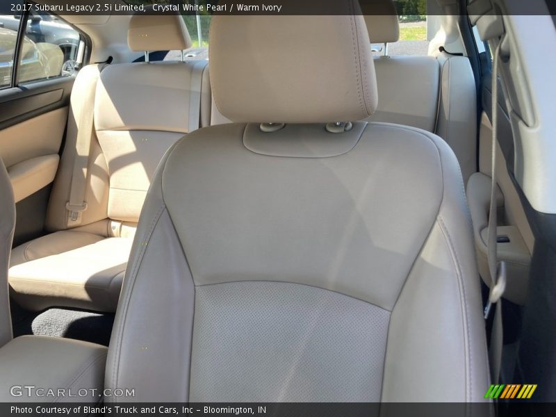 Crystal White Pearl / Warm Ivory 2017 Subaru Legacy 2.5i Limited