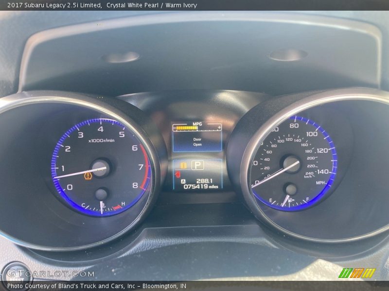 Crystal White Pearl / Warm Ivory 2017 Subaru Legacy 2.5i Limited