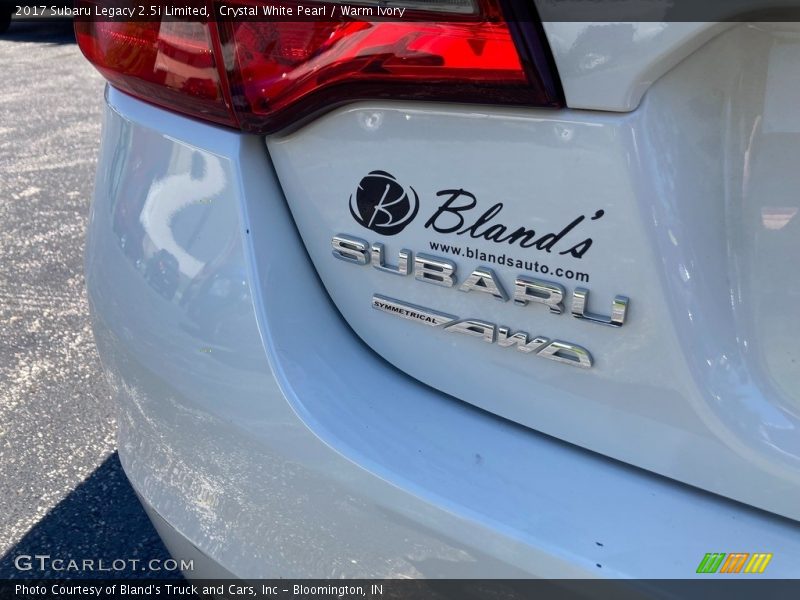 Crystal White Pearl / Warm Ivory 2017 Subaru Legacy 2.5i Limited