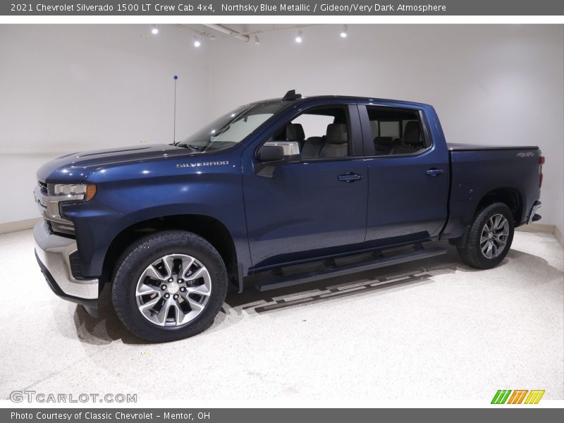 Front 3/4 View of 2021 Silverado 1500 LT Crew Cab 4x4