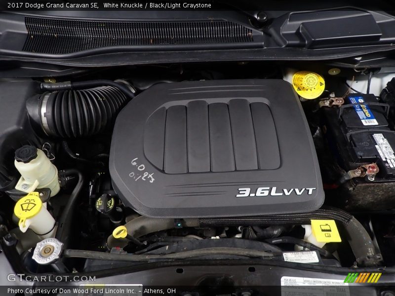 White Knuckle / Black/Light Graystone 2017 Dodge Grand Caravan SE
