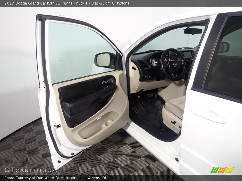 White Knuckle / Black/Light Graystone 2017 Dodge Grand Caravan SE