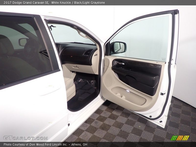 White Knuckle / Black/Light Graystone 2017 Dodge Grand Caravan SE