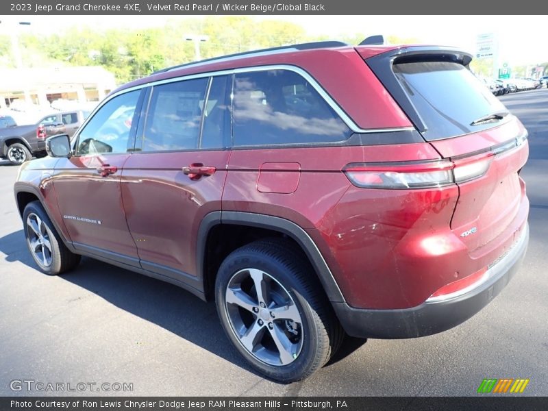 Velvet Red Pearl / Wicker Beige/Global Black 2023 Jeep Grand Cherokee 4XE
