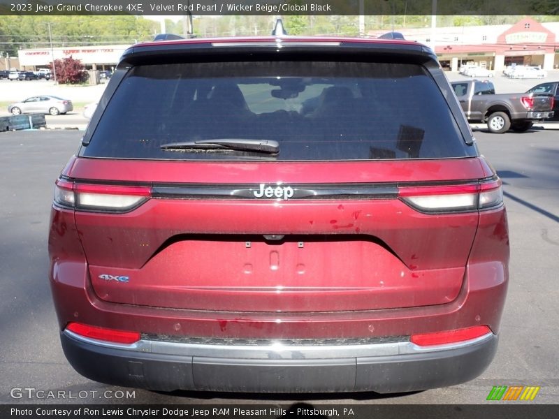 Velvet Red Pearl / Wicker Beige/Global Black 2023 Jeep Grand Cherokee 4XE