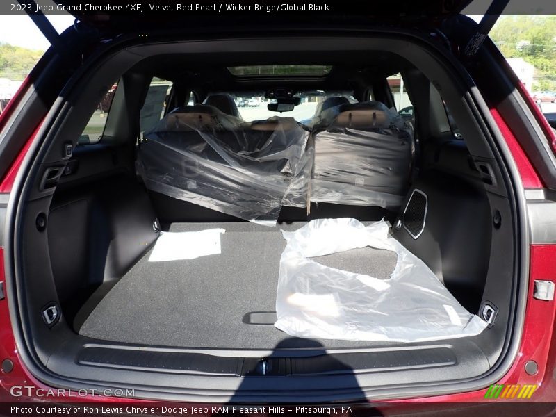 Velvet Red Pearl / Wicker Beige/Global Black 2023 Jeep Grand Cherokee 4XE