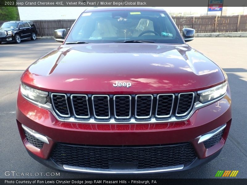 Velvet Red Pearl / Wicker Beige/Global Black 2023 Jeep Grand Cherokee 4XE