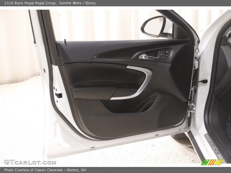 Summit White / Ebony 2016 Buick Regal Regal Group