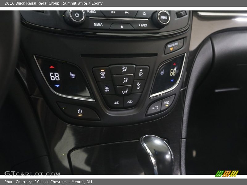 Summit White / Ebony 2016 Buick Regal Regal Group