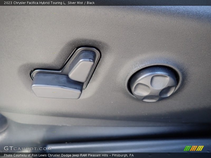 Silver Mist / Black 2023 Chrysler Pacifica Hybrid Touring L
