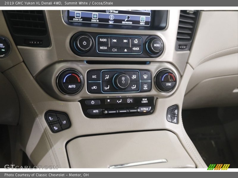 Controls of 2019 Yukon XL Denali 4WD