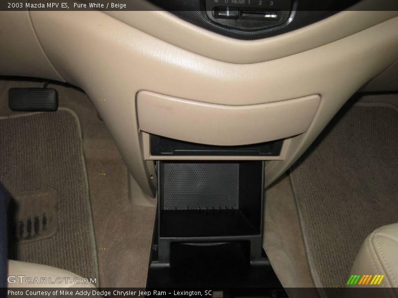 Pure White / Beige 2003 Mazda MPV ES