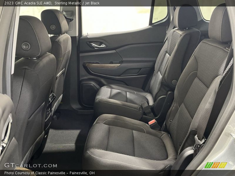 Sterling Metallic / Jet Black 2023 GMC Acadia SLE AWD