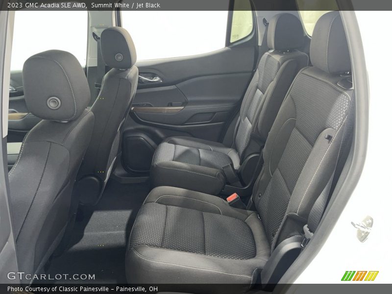 Summit White / Jet Black 2023 GMC Acadia SLE AWD
