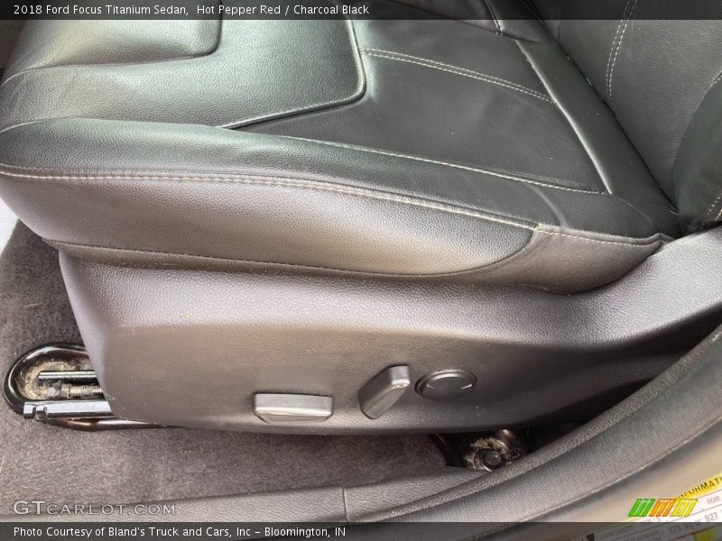 Hot Pepper Red / Charcoal Black 2018 Ford Focus Titanium Sedan