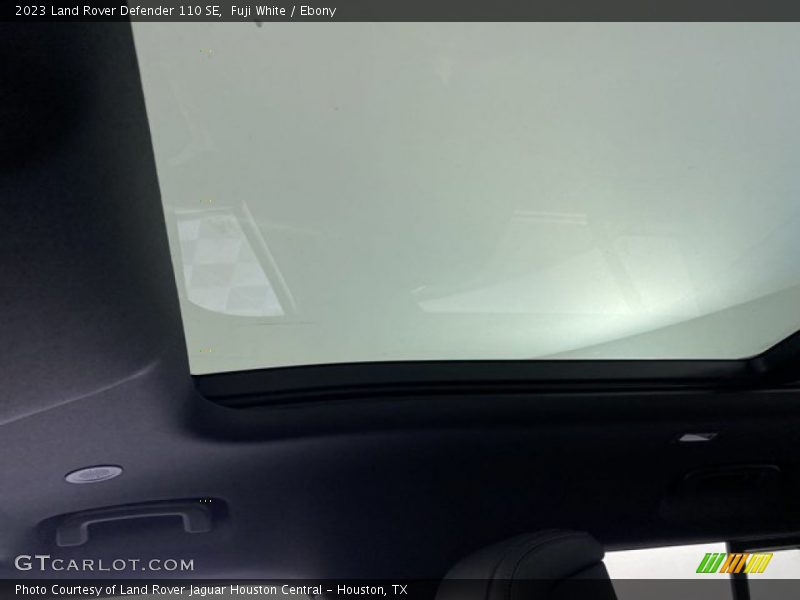 Fuji White / Ebony 2023 Land Rover Defender 110 SE